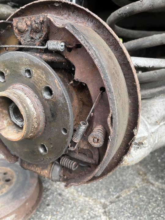 Publieke foto bij onderhoud van 1986 BMW E30 324D