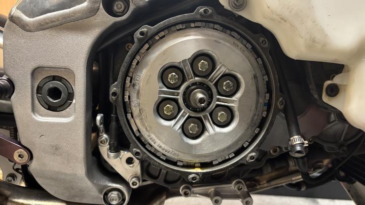 Publieke foto bij onderhoud van 1999 Aprilia RSV Mille
