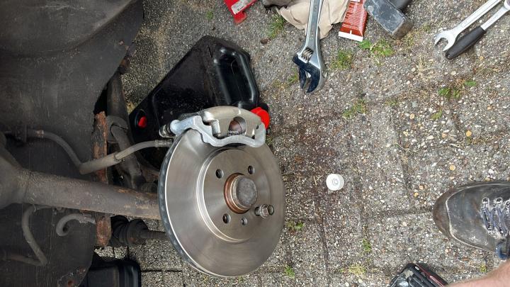 Publieke foto bij onderhoud van 1986 BMW E30 324D