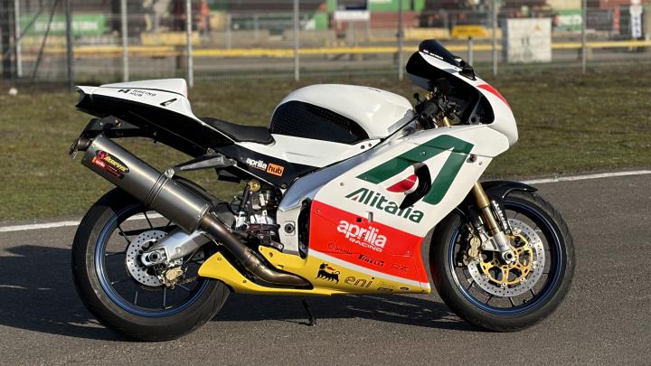 Publieke foto bij onderhoud van 1999 Aprilia RSV Mille