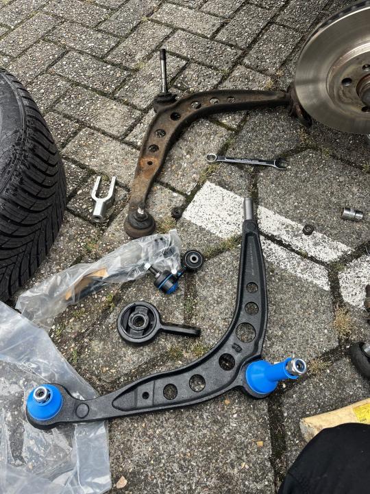 Publieke foto bij onderhoud van 1986 BMW E30 324D