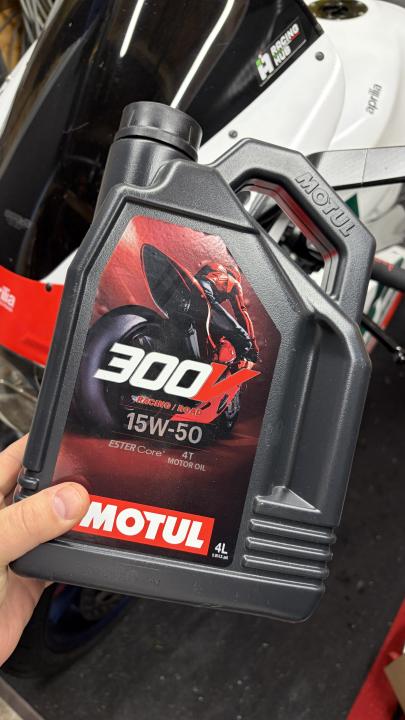 Publieke foto bij onderhoud van 1999 Aprilia RSV Mille