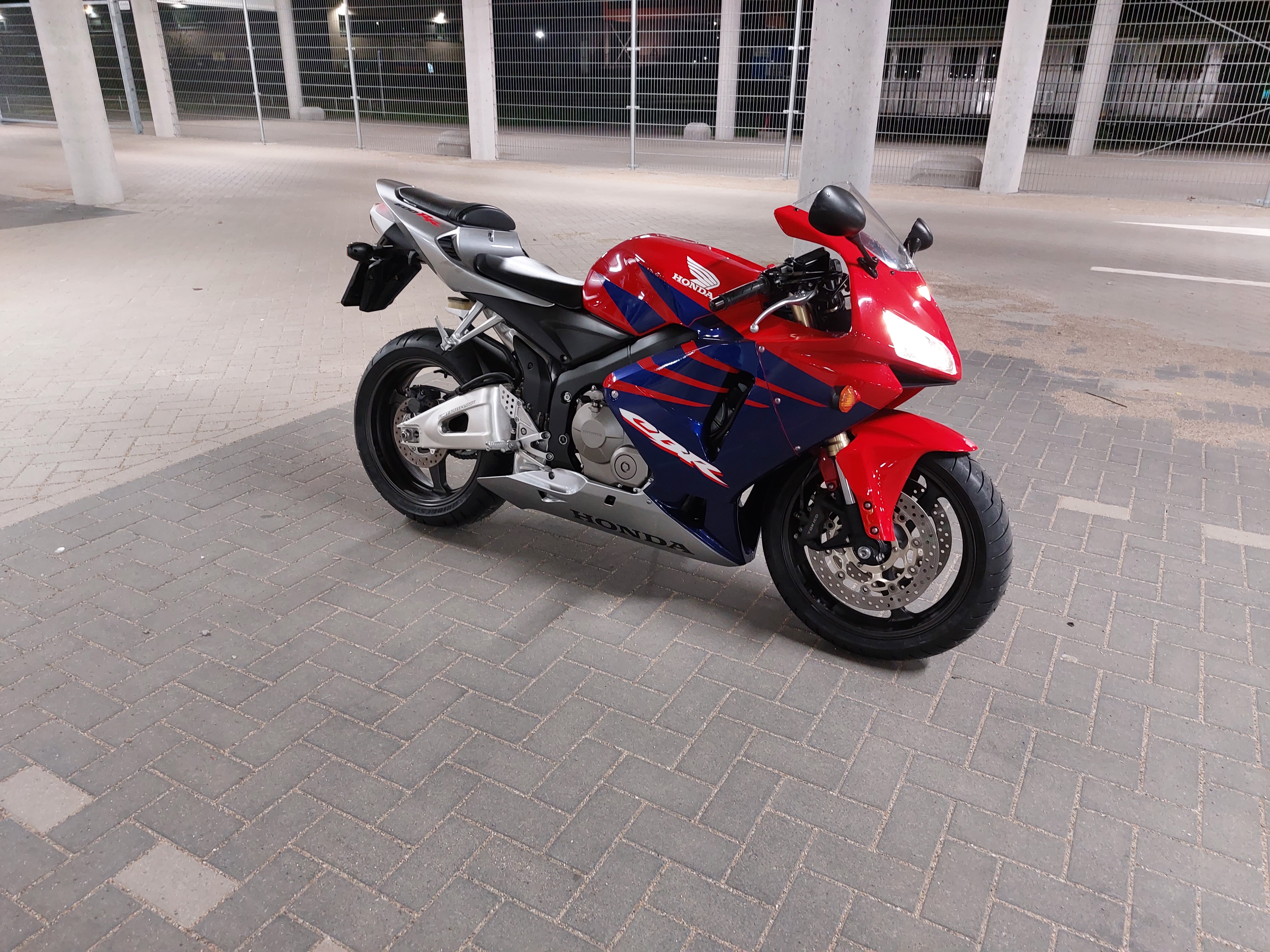 2006 Honda  CBR600rr PC37